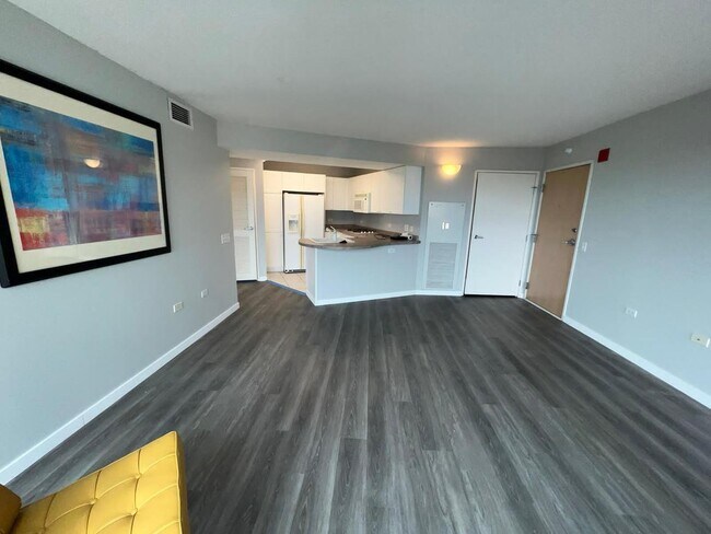 Foto del edificio - 1720 Maple Ave