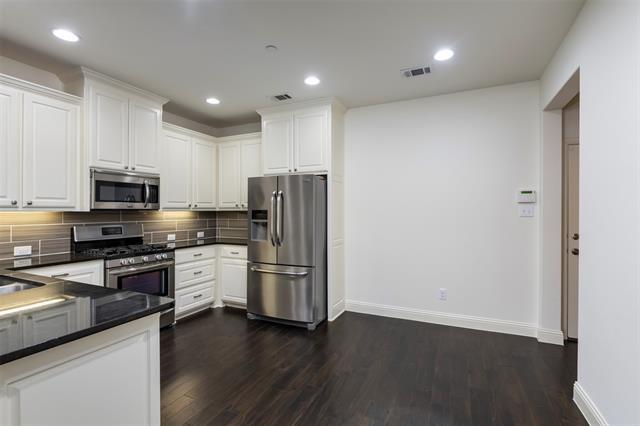 Foto del edificio - 6289 Davison Wy