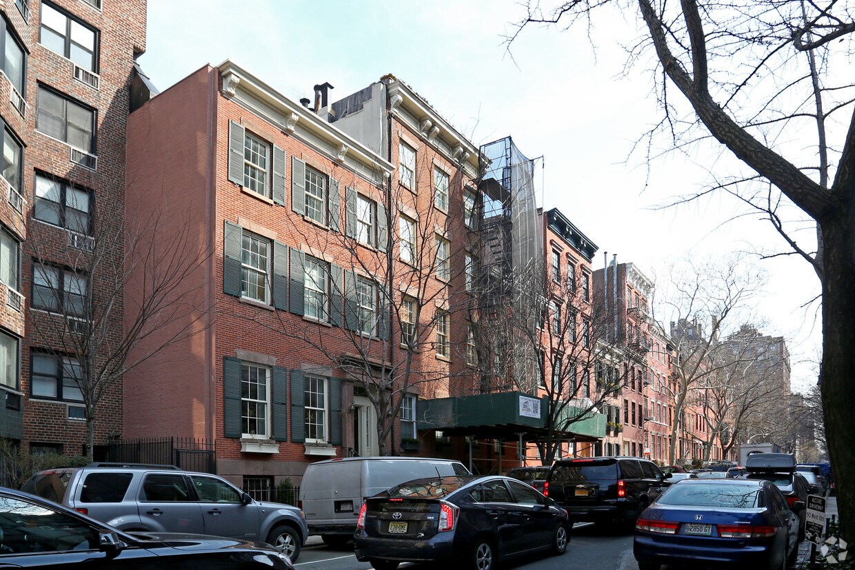 Primary Photo - 41 W 10th St