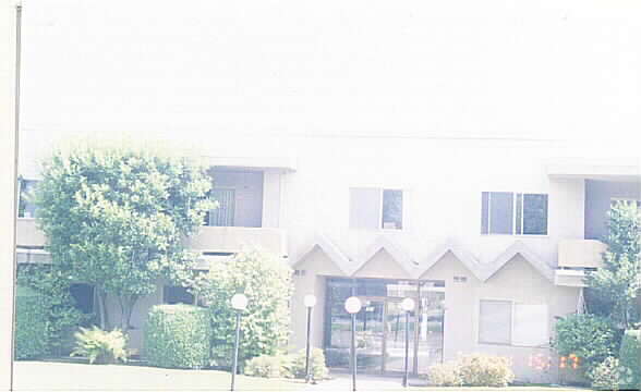 Primary Photo - 760 W Huntington Dr
