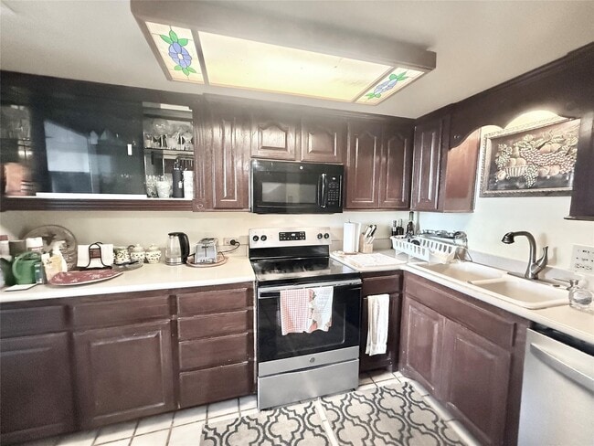 Foto del edificio - 2016 Main St