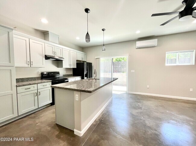 Foto del edificio - 720 N Walnut St