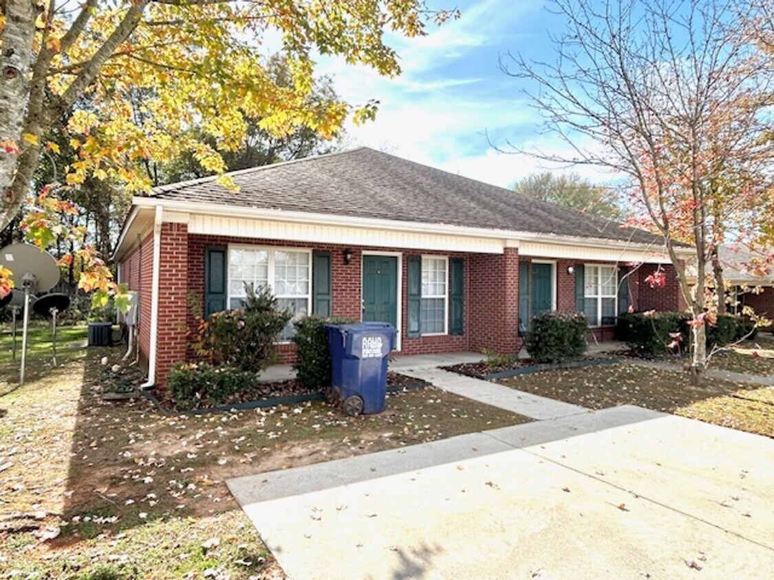 Foto principal - 118 Railroad Ridge Rd