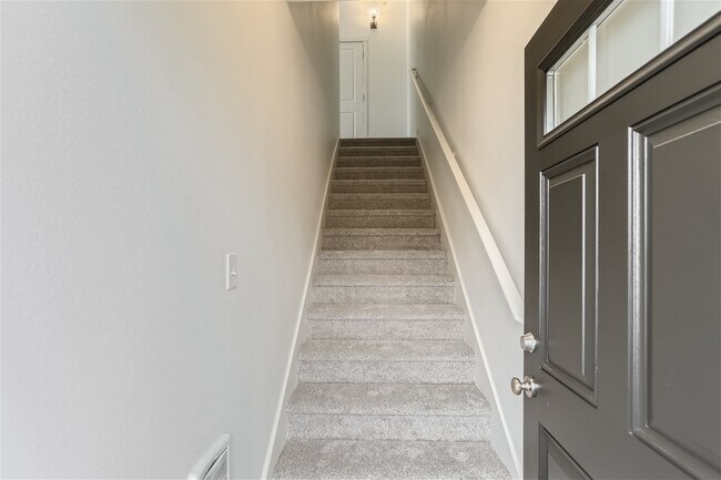 Building Photo - 22852 SW Forest Creek Dr