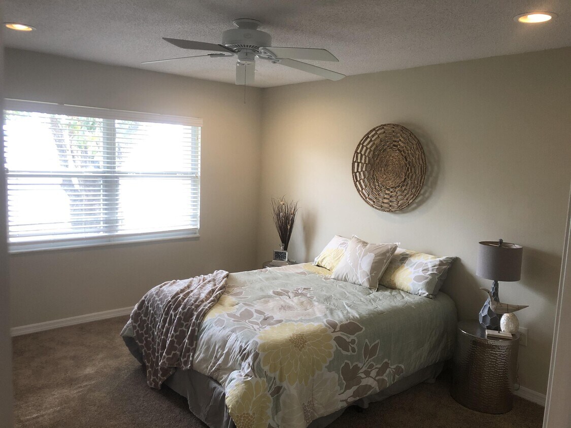 Foto principal - 12450 Rose St