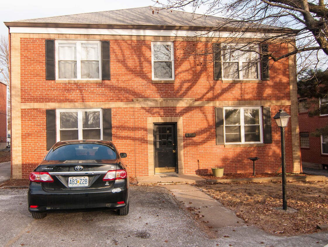 Primary Photo - 6918 MacKenzie Rd 1N