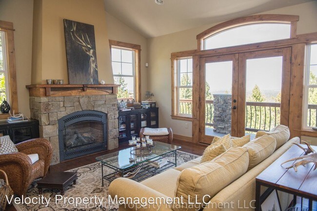 Building Photo - 1255 NW Constellation Dr