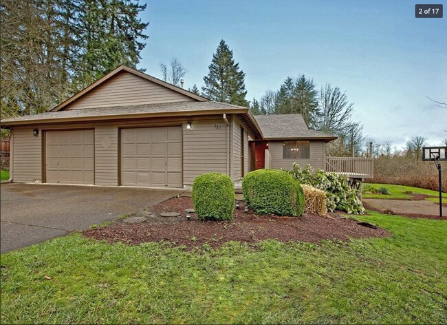 Building Photo - 387 SW 121st Pl
