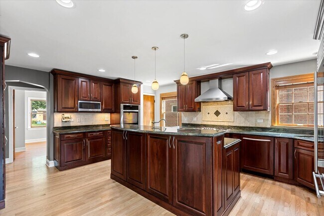 Cocina - 7236 N Olcott Ave