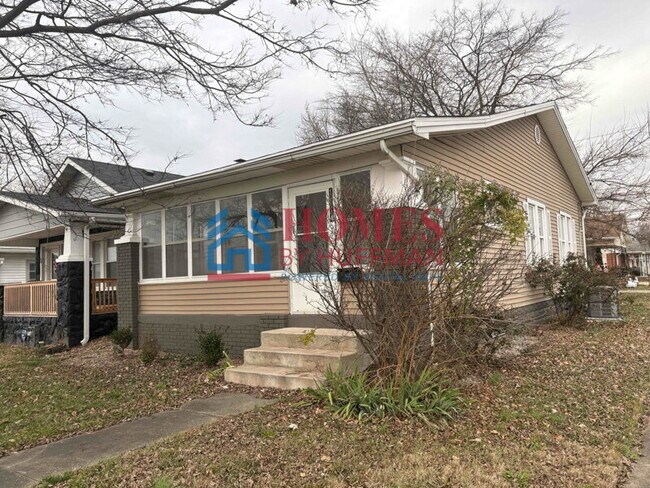 Building Photo - Two Bedroom House | Move in Ready