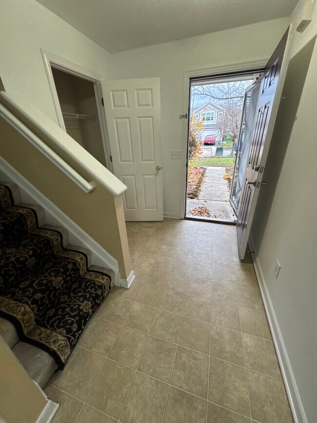 Foto del edificio - 2395 Maple Hedge Way