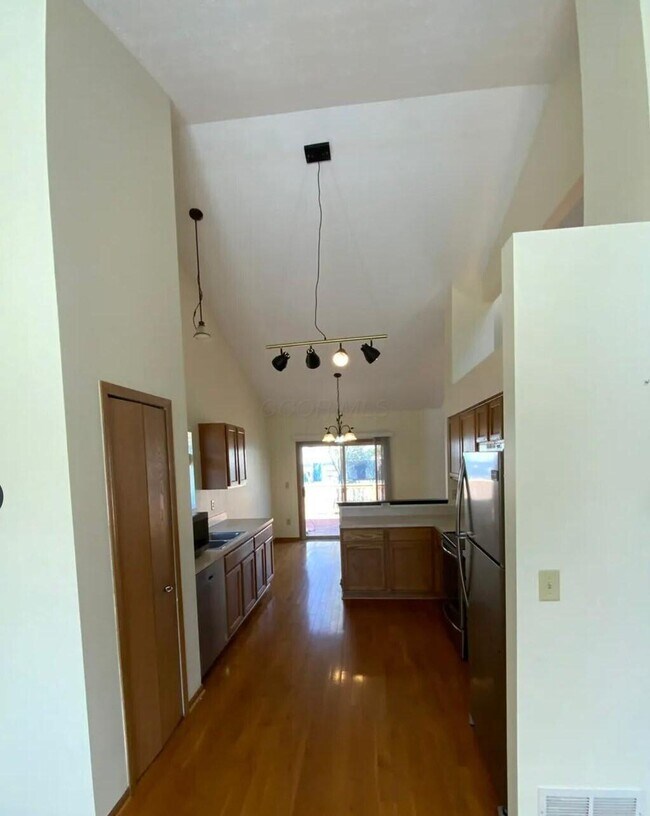 Building Photo - 5476 Mirage Dr