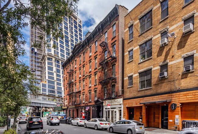 Foto del edificio - 114 Tenth Ave
