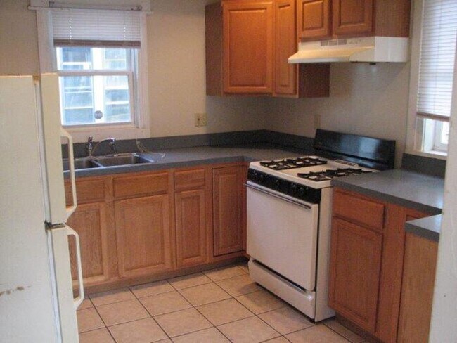 Foto del edificio - 619 Potter St