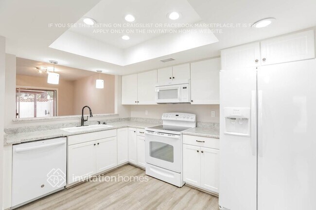 Foto del edificio - 2733 W Estrella Dr