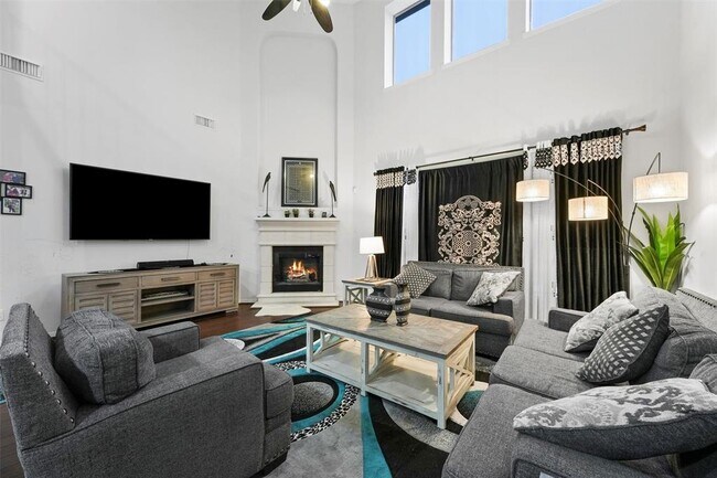 Foto del edificio - 4142 Regal Stone Ln