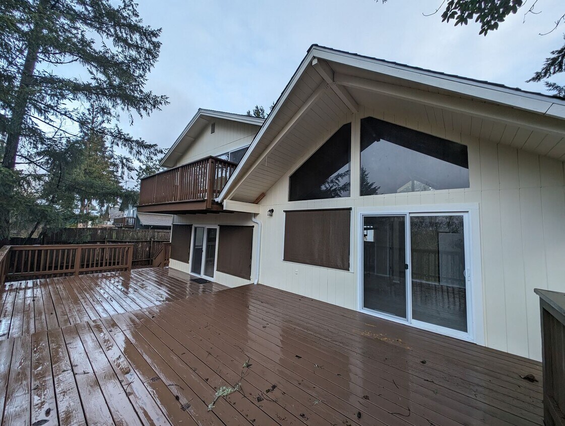 671 E Creekside Dr, Belfair, WA 98528 House Rental in Belfair, WA