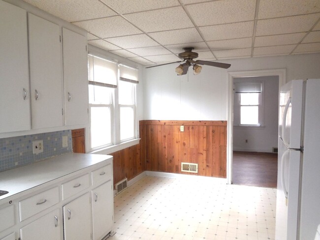 Foto del edificio - Two Bedroom Home in Belleville