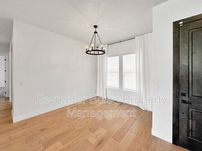 Foto del edificio - 5298 W Parkridge Dr