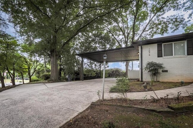 Foto del edificio - 1076 Vonda Ln SW