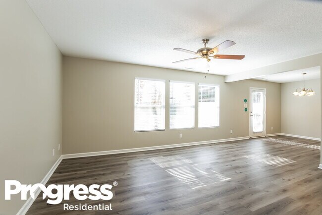 Building Photo - 1830 Oakdale Green Dr