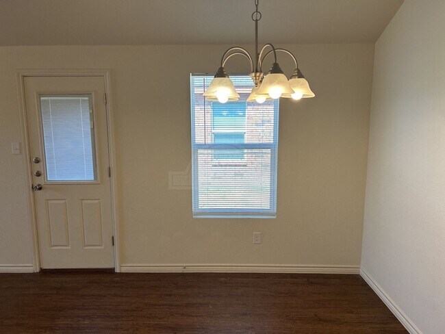 Building Photo - 1501 Justin Lp