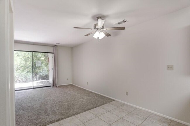 Building Photo - 12619 N La Montana Dr