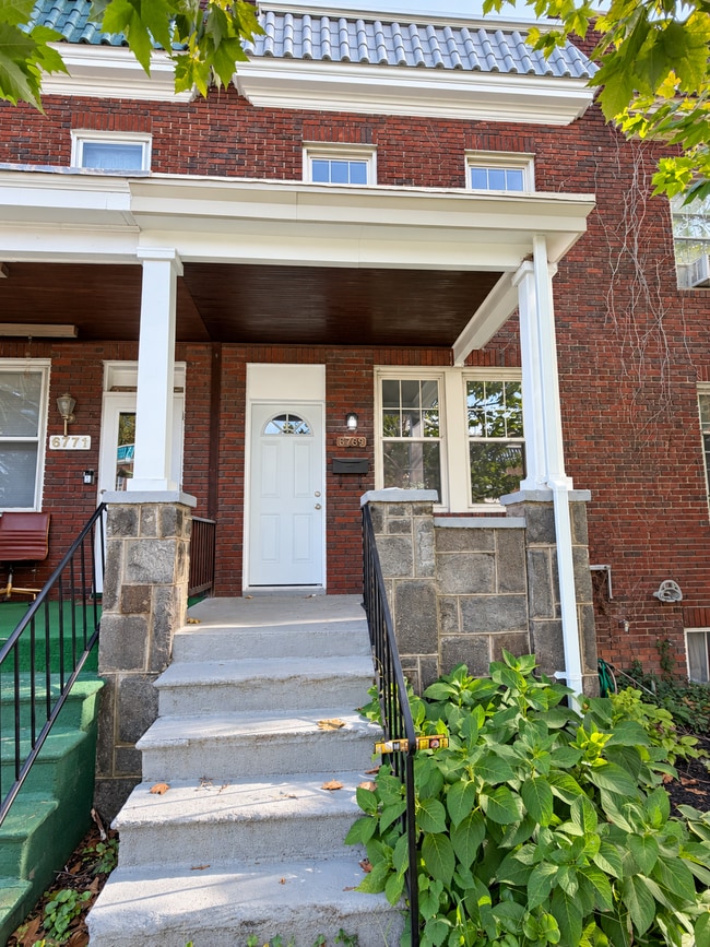 Building Photo - 6769 Woodley Rd