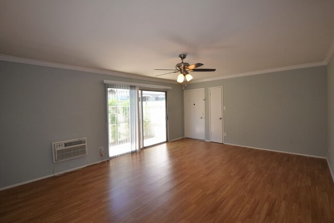 Building Photo - 15156 Dickens St