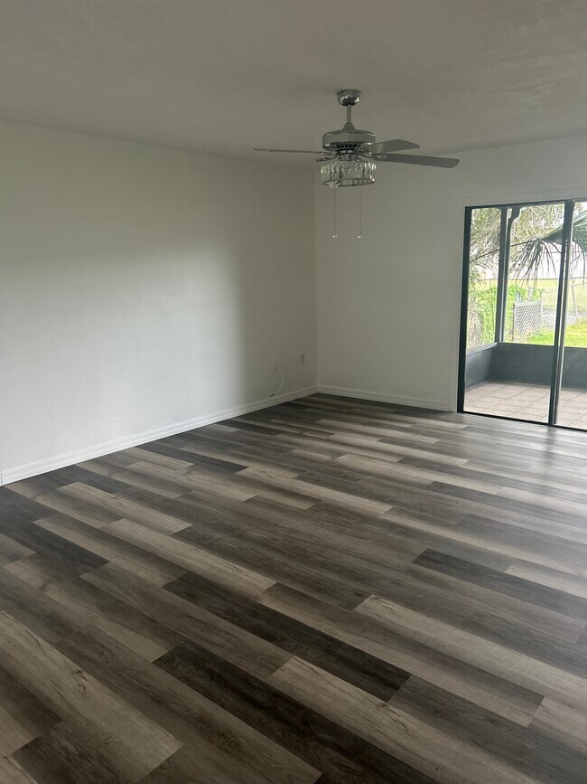 Foto del edificio - 16 Bogart Pl