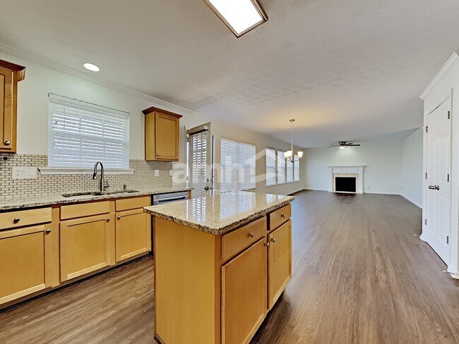 Foto del edificio - 872 Holly Meadow Dr