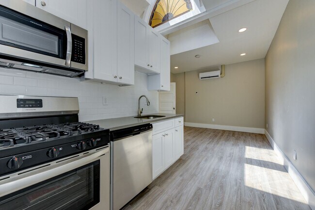 Building Photo - 1116 13th St