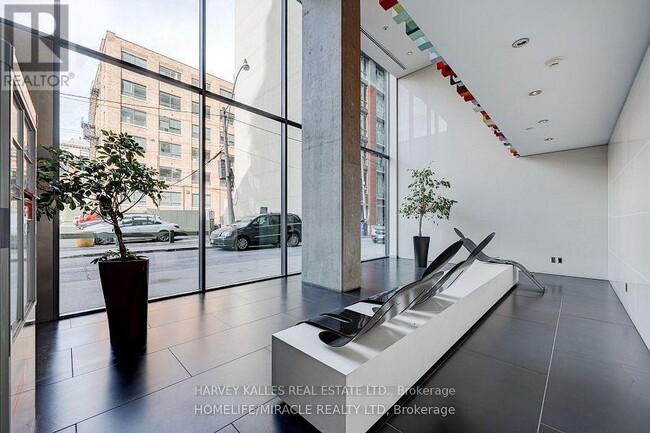 Building Photo - 25 Oxley St