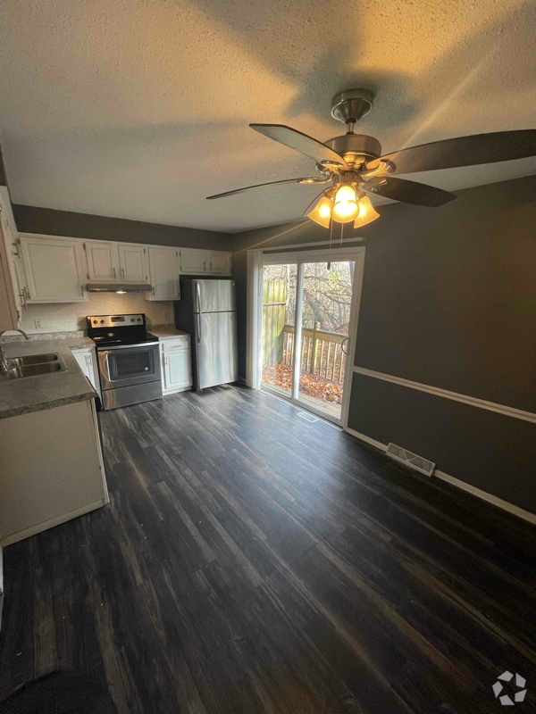 Building Photo - 3213 Schuetzen Ln