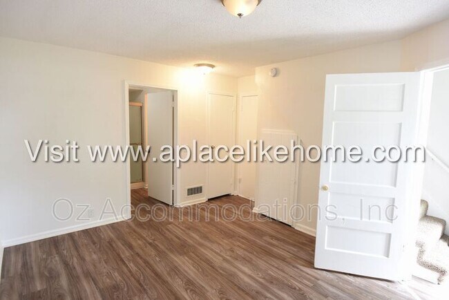 Foto del edificio - 707 SW Ward Rd