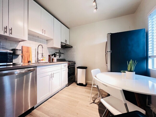 Foto del edificio - 5525 Harold Way