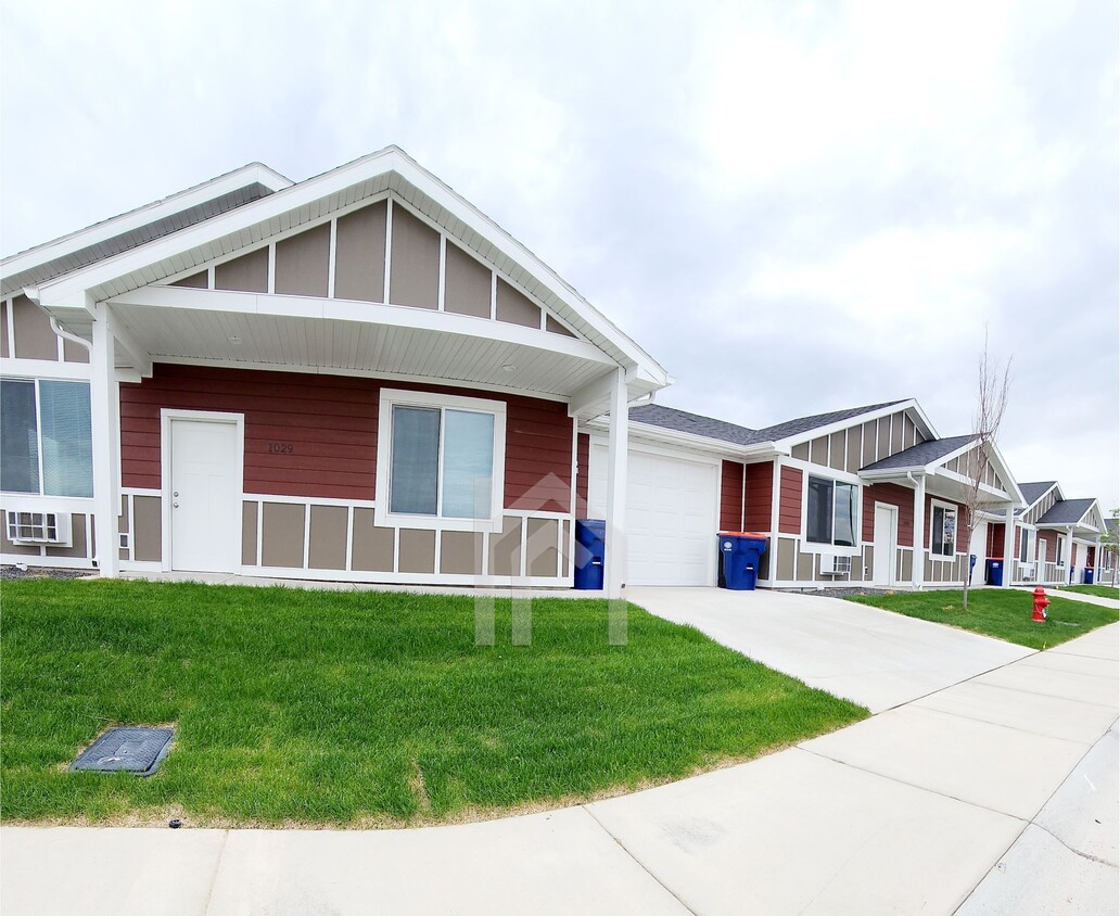 Exterior - Golden Eagle Patio Home Apartments