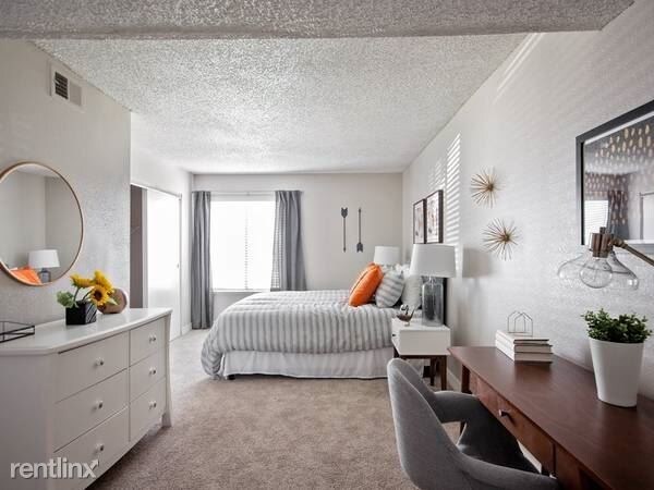 Foto del edificio - 730 S Royal Crest Cir
