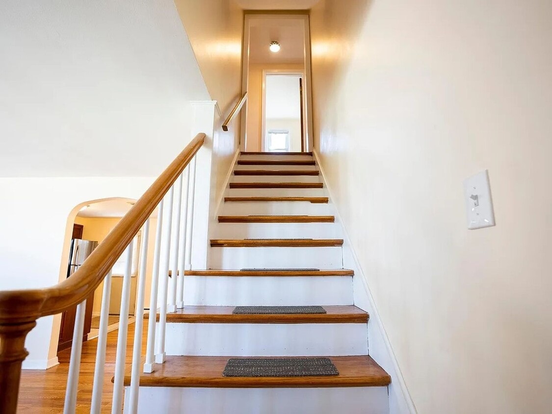 Foto principal - 1316 E Highland St