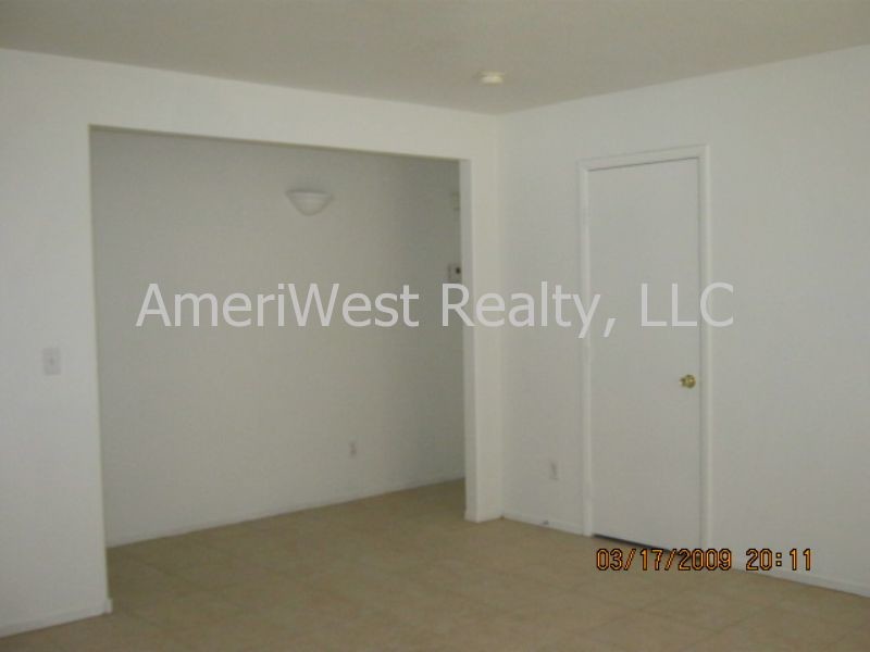 Building Photo - 1068 Silver Creek Ave
