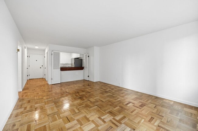 Building Photo - 1310 Jones St