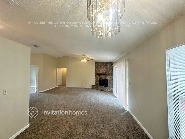 Foto del edificio - 1679 Pendleton St