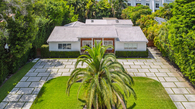 Building Photo - 530 Sabal Palm Rd