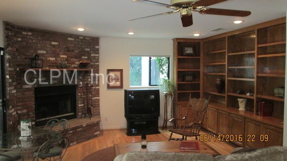 Building Photo - 4921 Valjean Ave