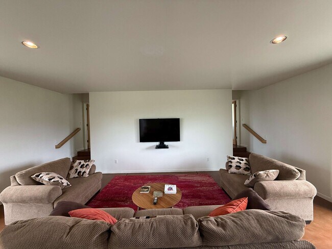 Building Photo - 2937 Lee Hill Dr