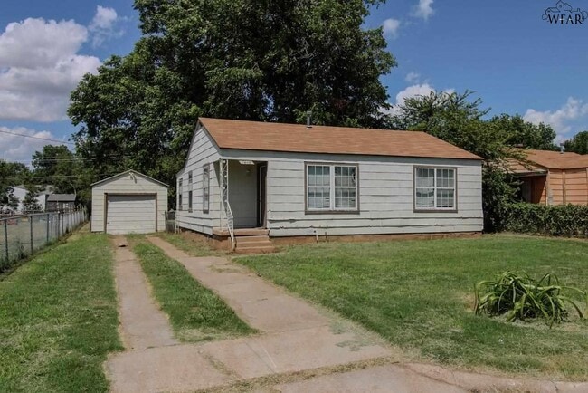 Building Photo - 1640 Hawes Ave