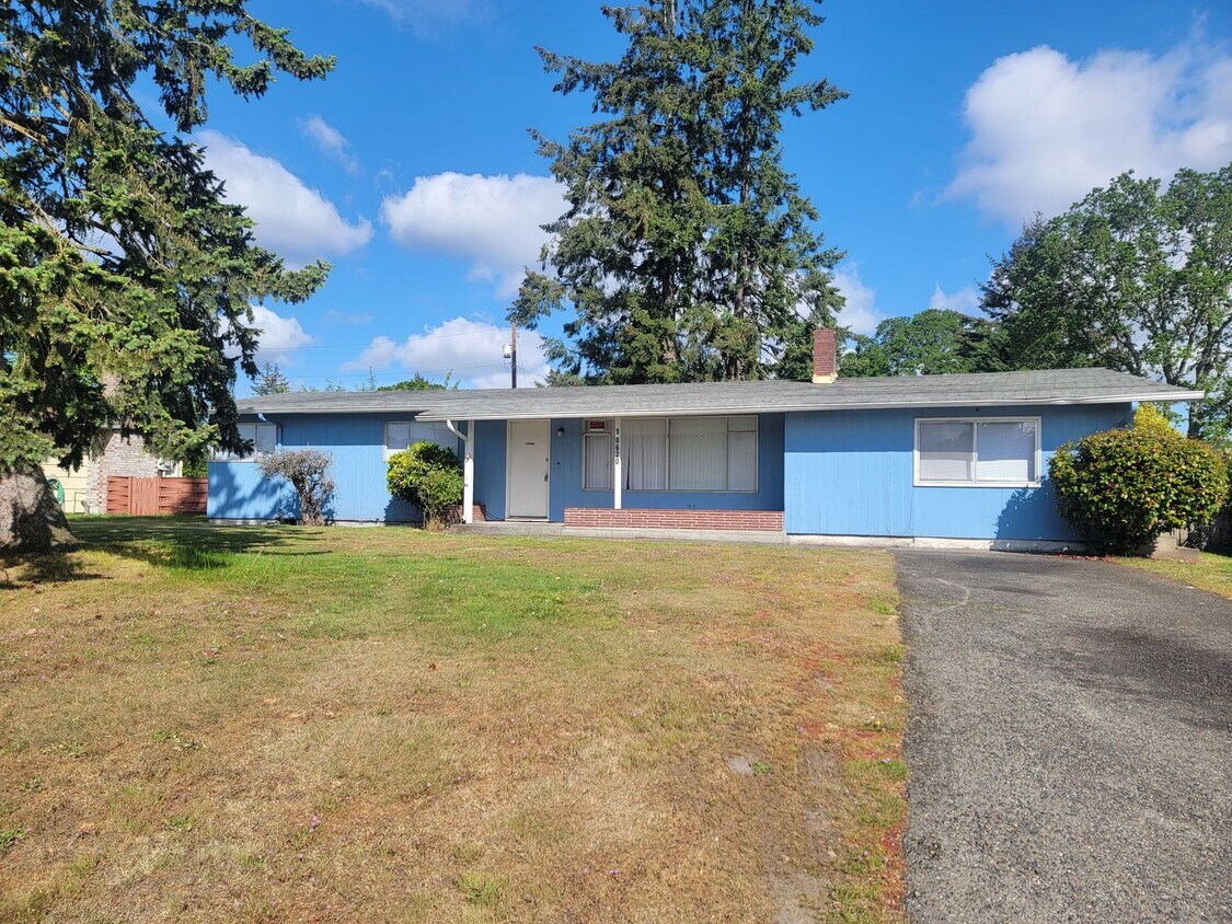 Foto principal - Affordable Lakewood 3 bedroom Rambler