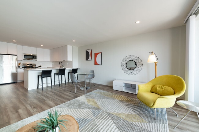 Building Photo - The Gateway