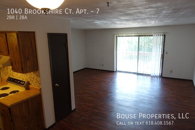 Foto del edificio - 1040 Brookshire Ct