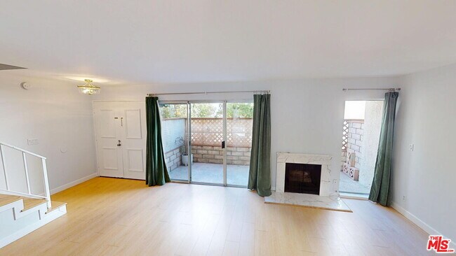 Foto del edificio - 5115 Kester Ave